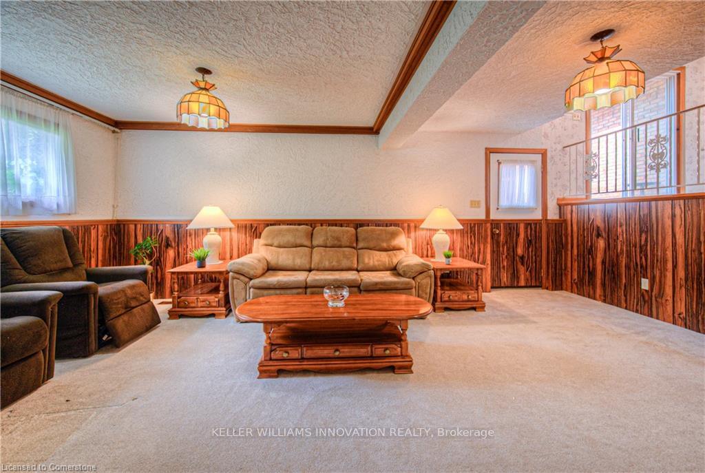 Photo 13 of 641 Black Oak Crescent, Waterloo — HOMEH