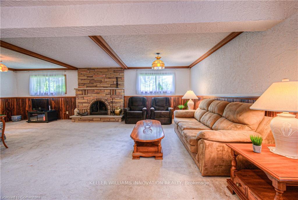 Photo 14 of 641 Black Oak Crescent, Waterloo — HOMEH