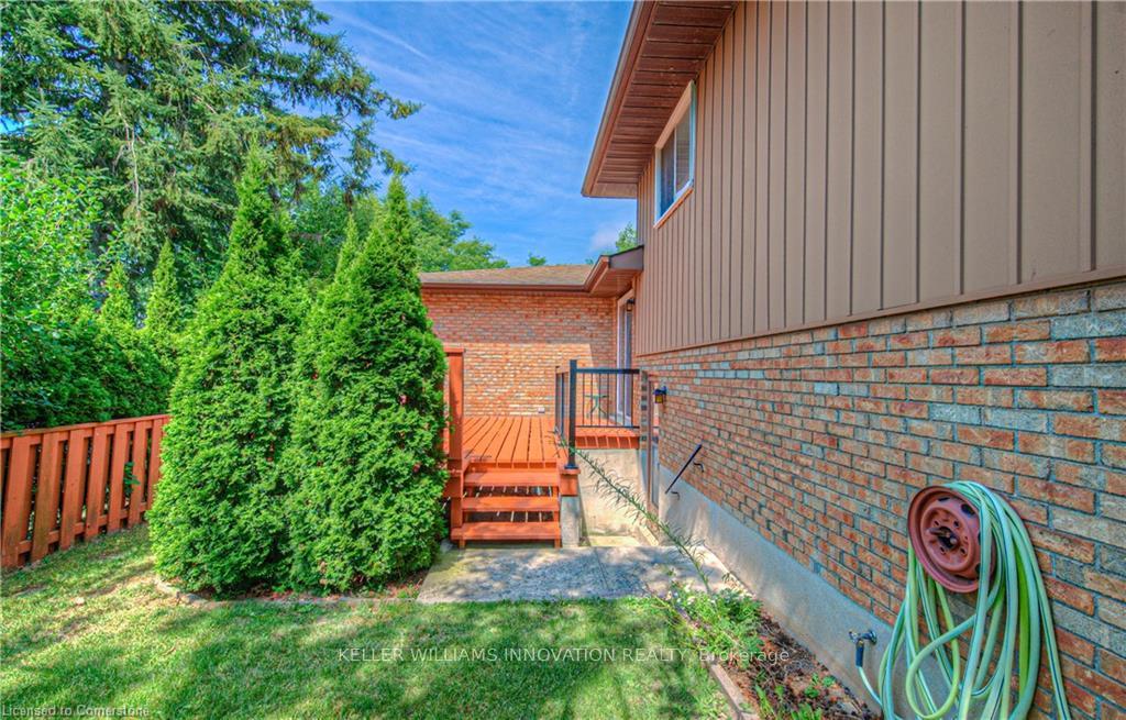 Photo 22 of 641 Black Oak Crescent, Waterloo — HOMEH