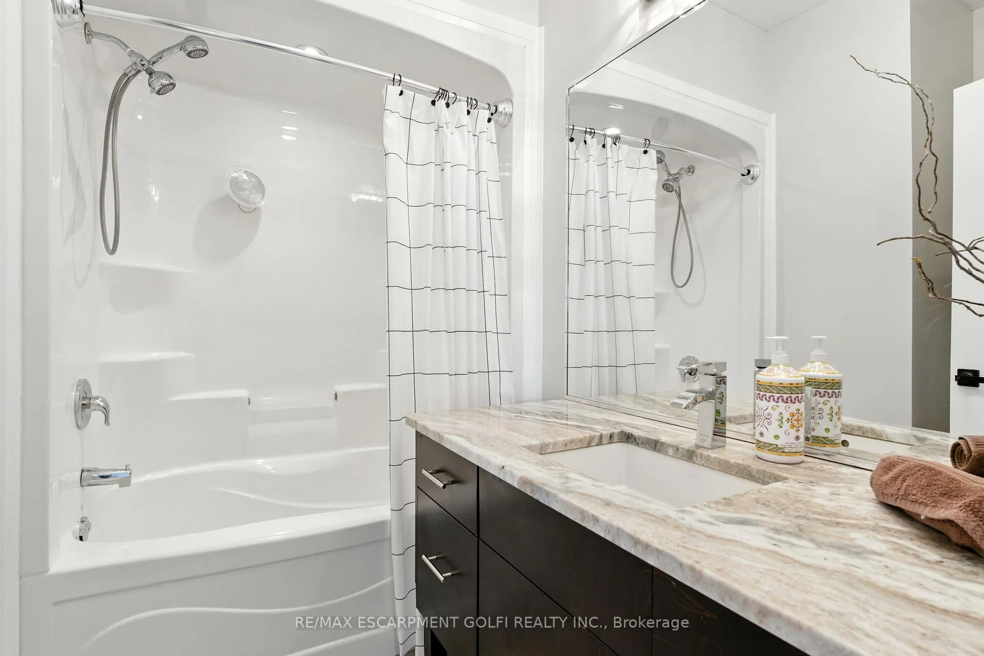 Photo 18 of 139 Gaiser Road, Welland, Coyle Creek — HOMEH