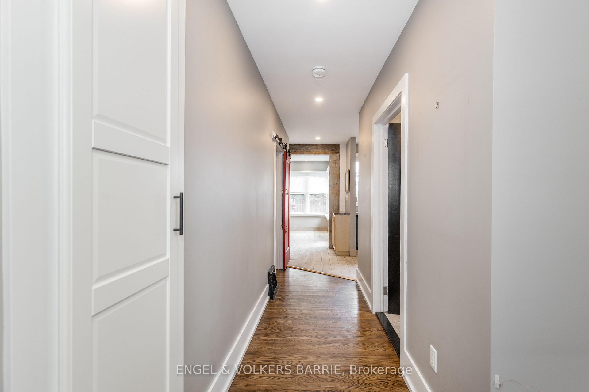 Photo 7 of Unit Upper, 17 Thomson Street, Barrie, Queen's Park — HOMEH
