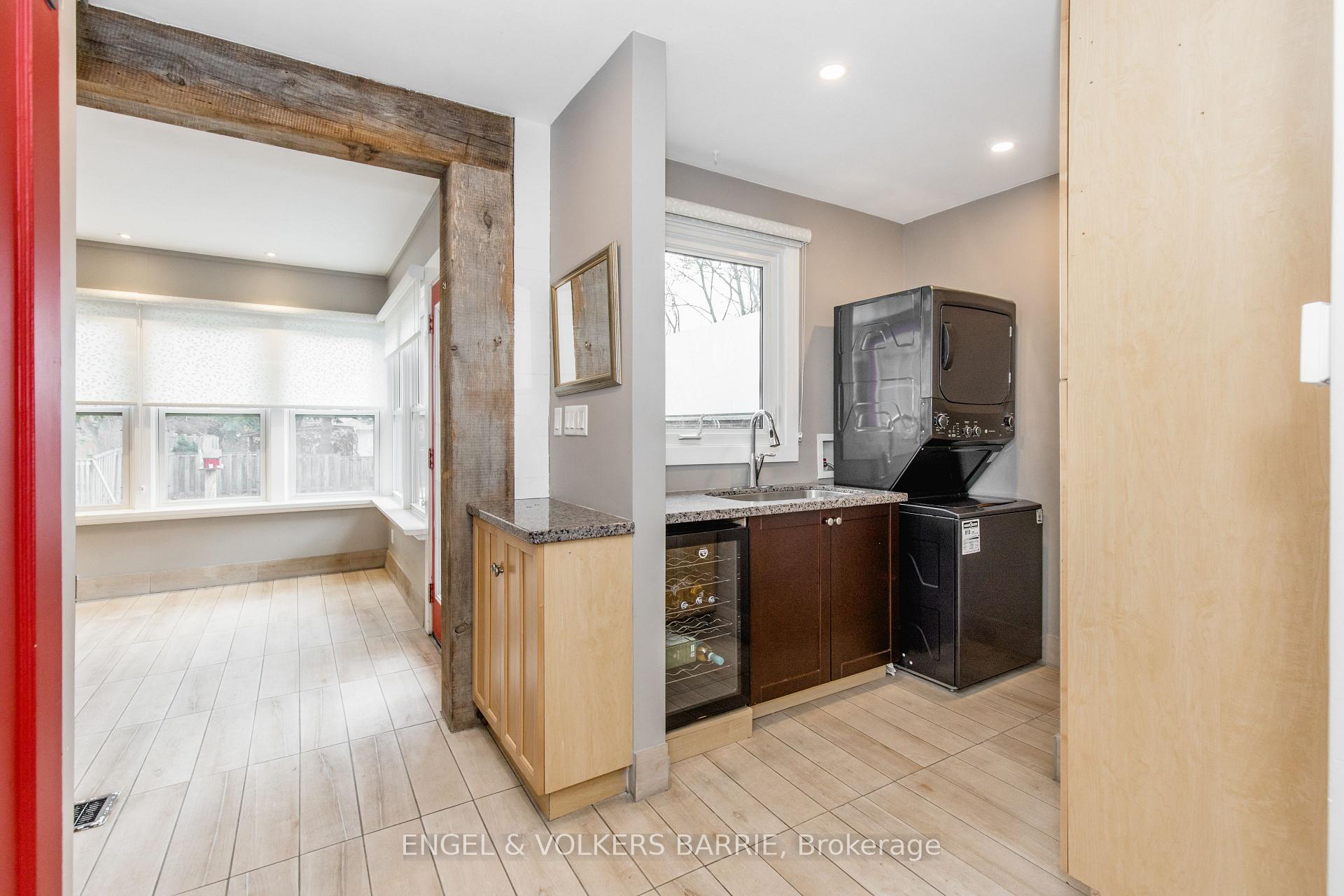 Photo 8 of Unit Upper, 17 Thomson Street, Barrie, Queen's Park — HOMEH