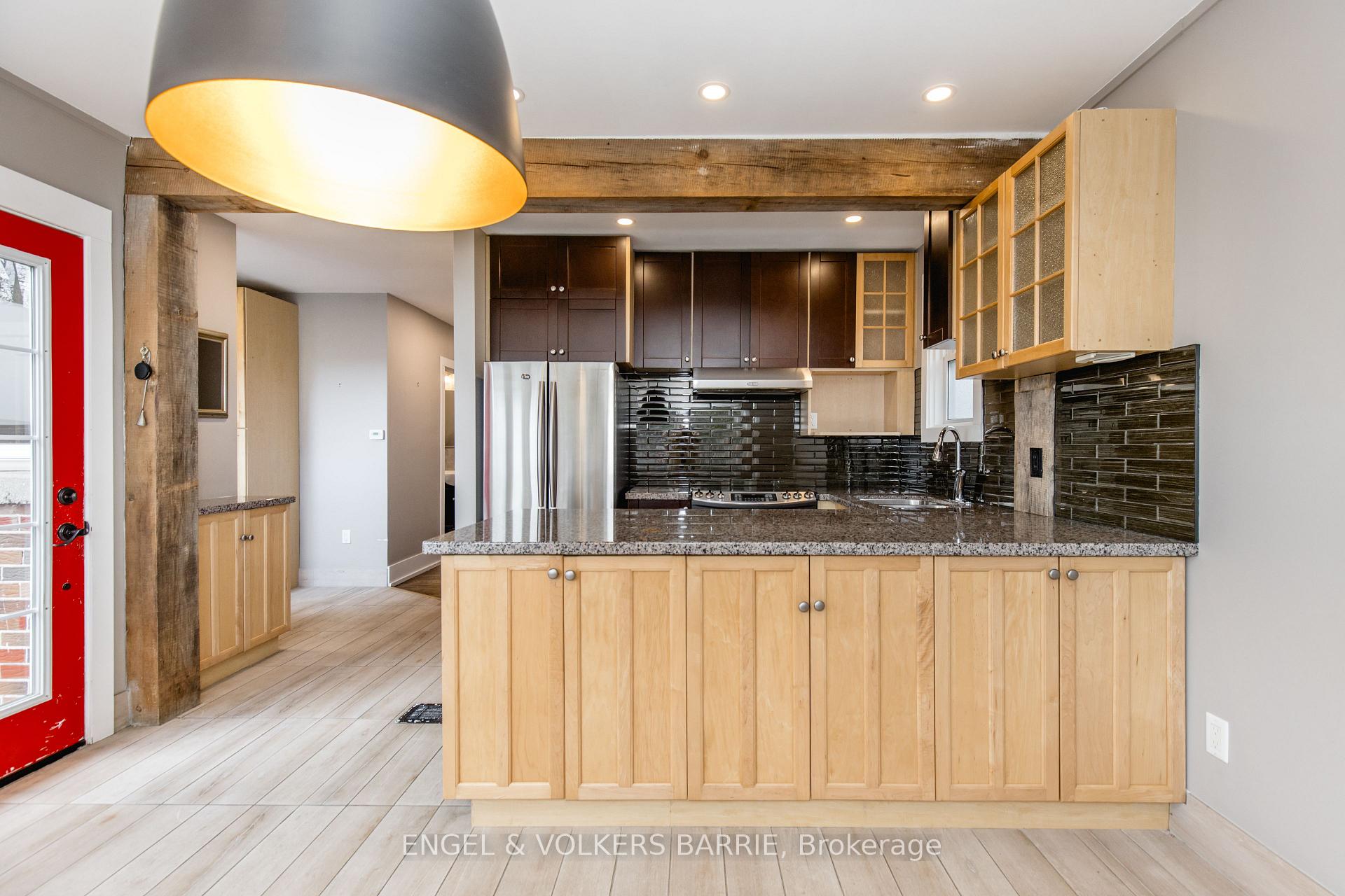 Photo 14 of Unit Upper, 17 Thomson Street, Barrie, Queen's Park — HOMEH