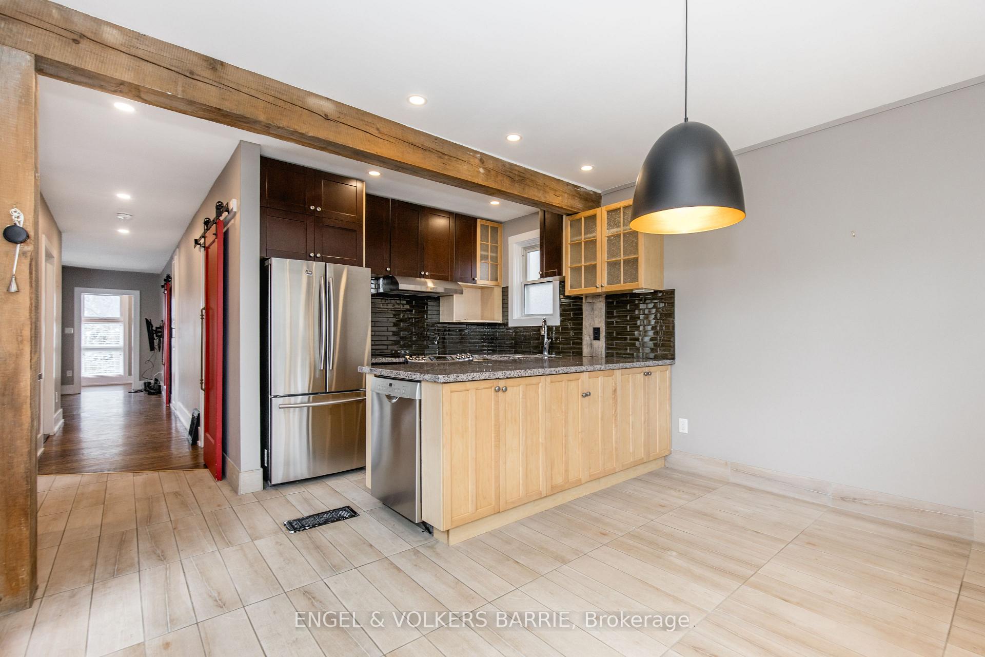 Photo 13 of Unit Upper, 17 Thomson Street, Barrie, Queen's Park — HOMEH