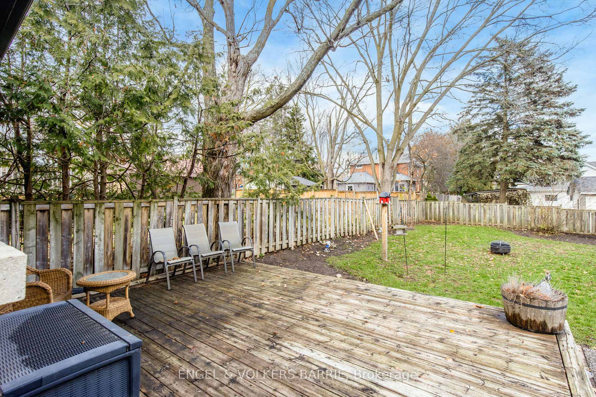 Photo 24 of Unit Upper, 17 Thomson Street, Barrie, Queen's Park — HOMEH