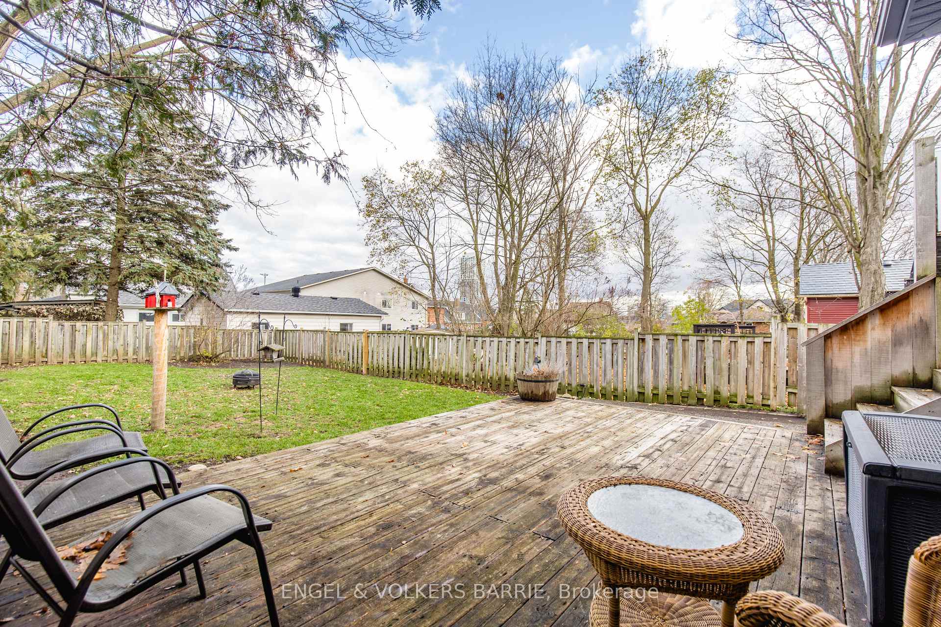 Photo 20 of Unit Upper, 17 Thomson Street, Barrie, Queen's Park — HOMEH