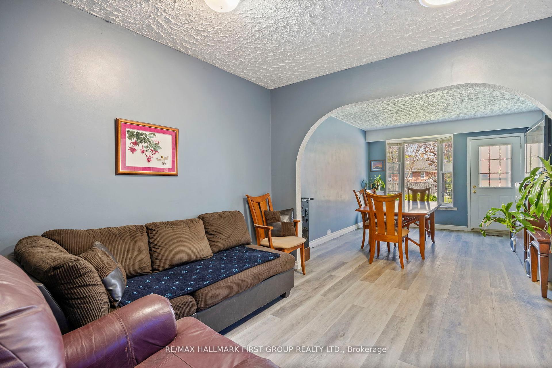 Photo 9 of 121 Emperor Street, Ajax, South East — HOMEH