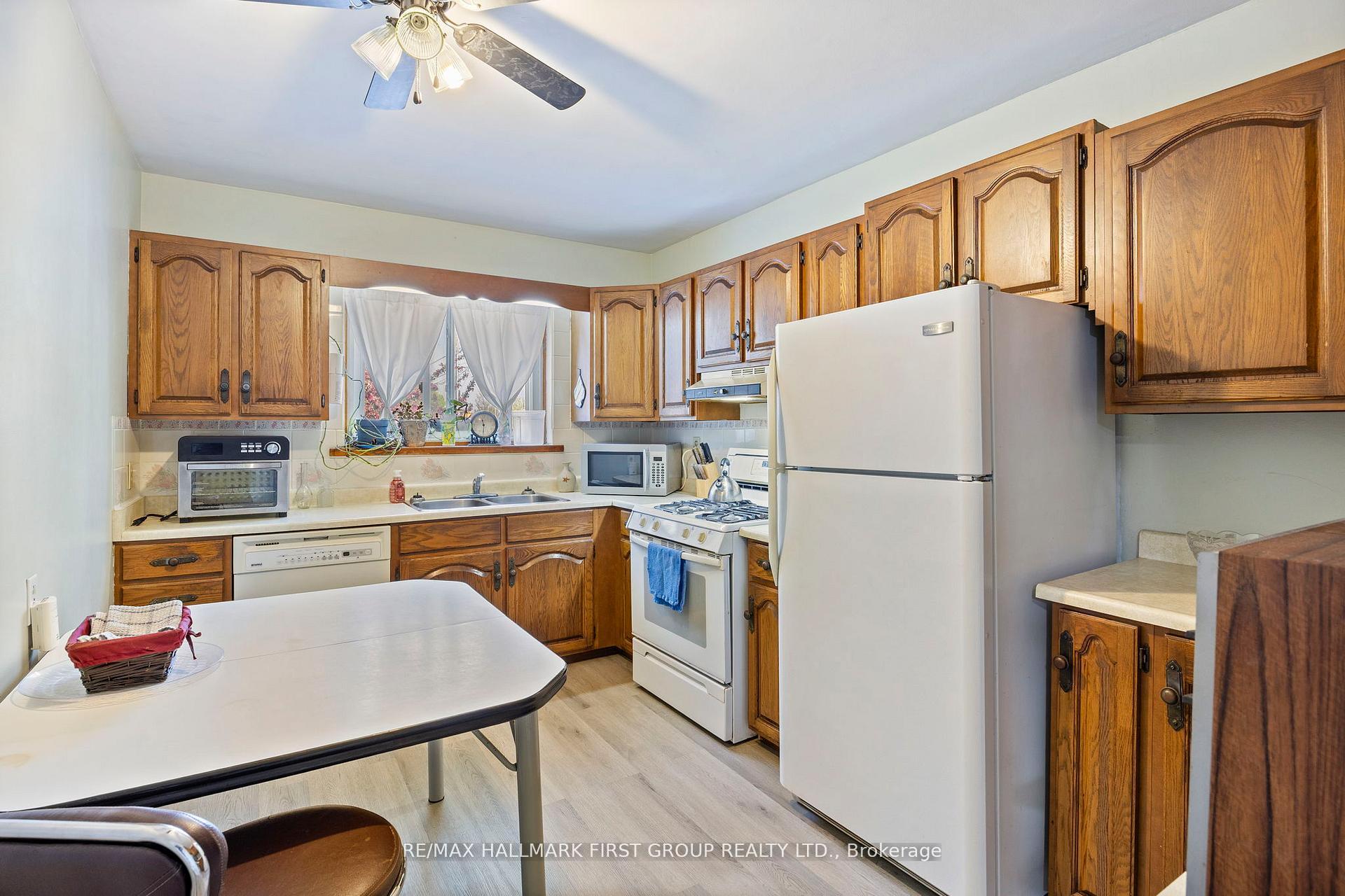 Photo 8 of 121 Emperor Street, Ajax, South East — HOMEH