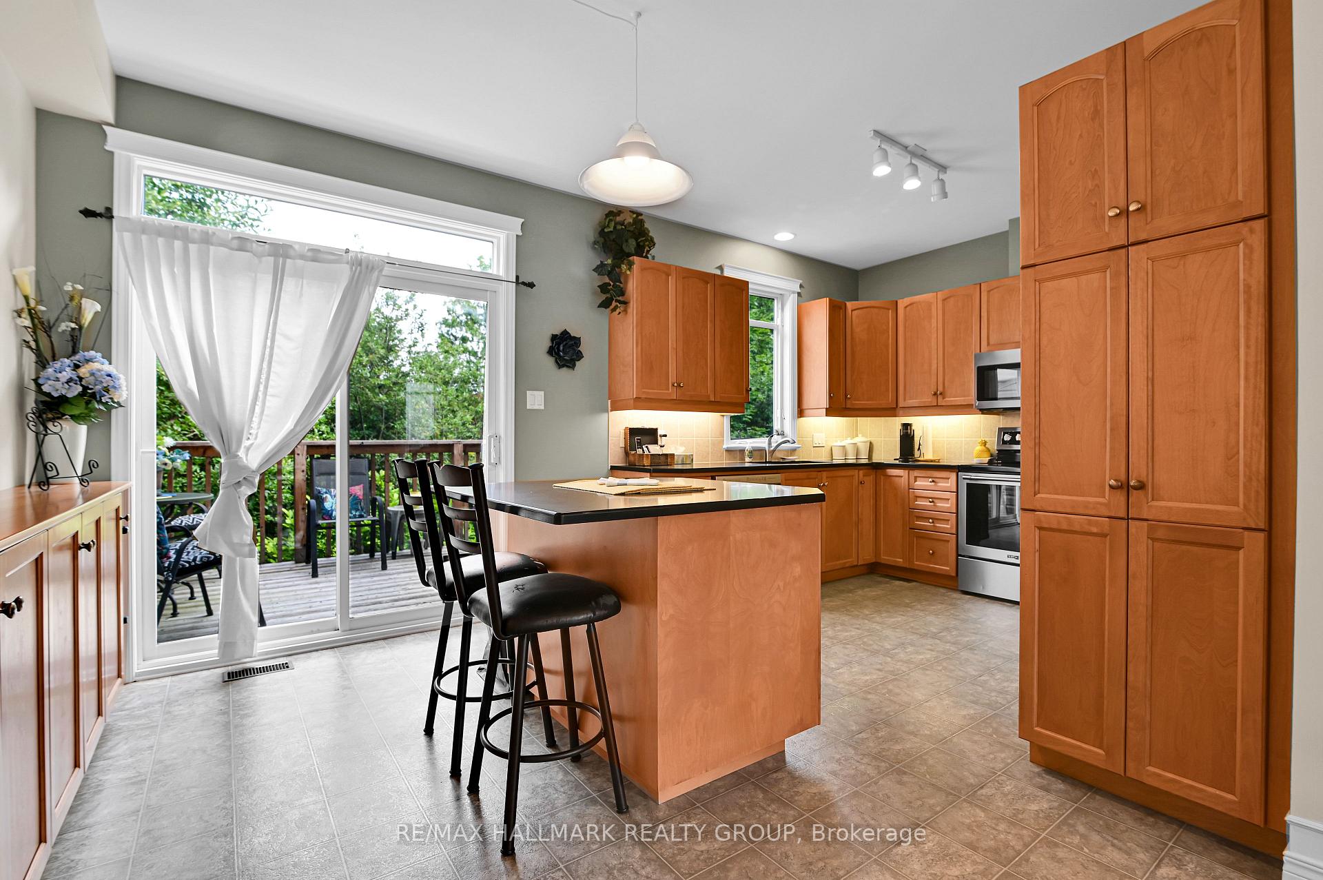 Photo 15 of 204 West Village Private, Ottawa, Westboro South — HOMEH