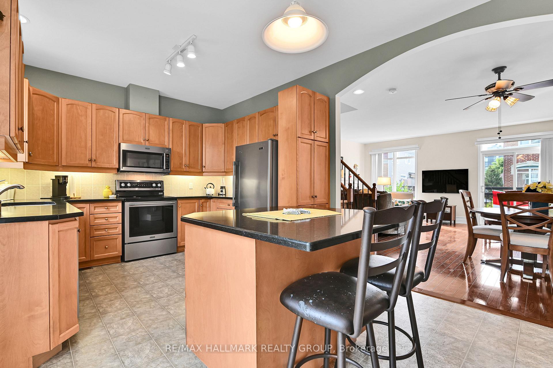 Photo 16 of 204 West Village Private, Ottawa, Westboro South — HOMEH