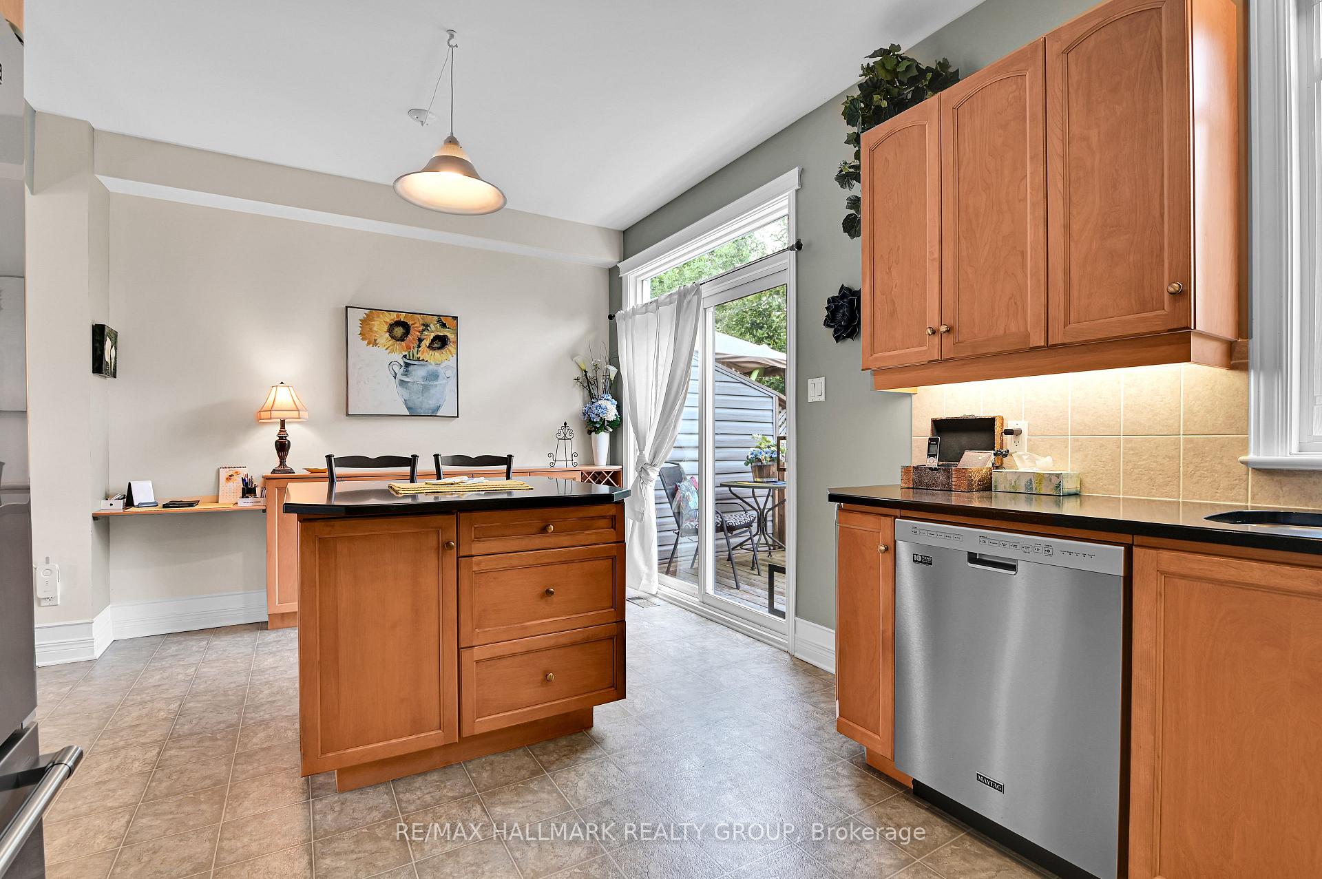 Photo 17 of 204 West Village Private, Ottawa, Westboro South — HOMEH