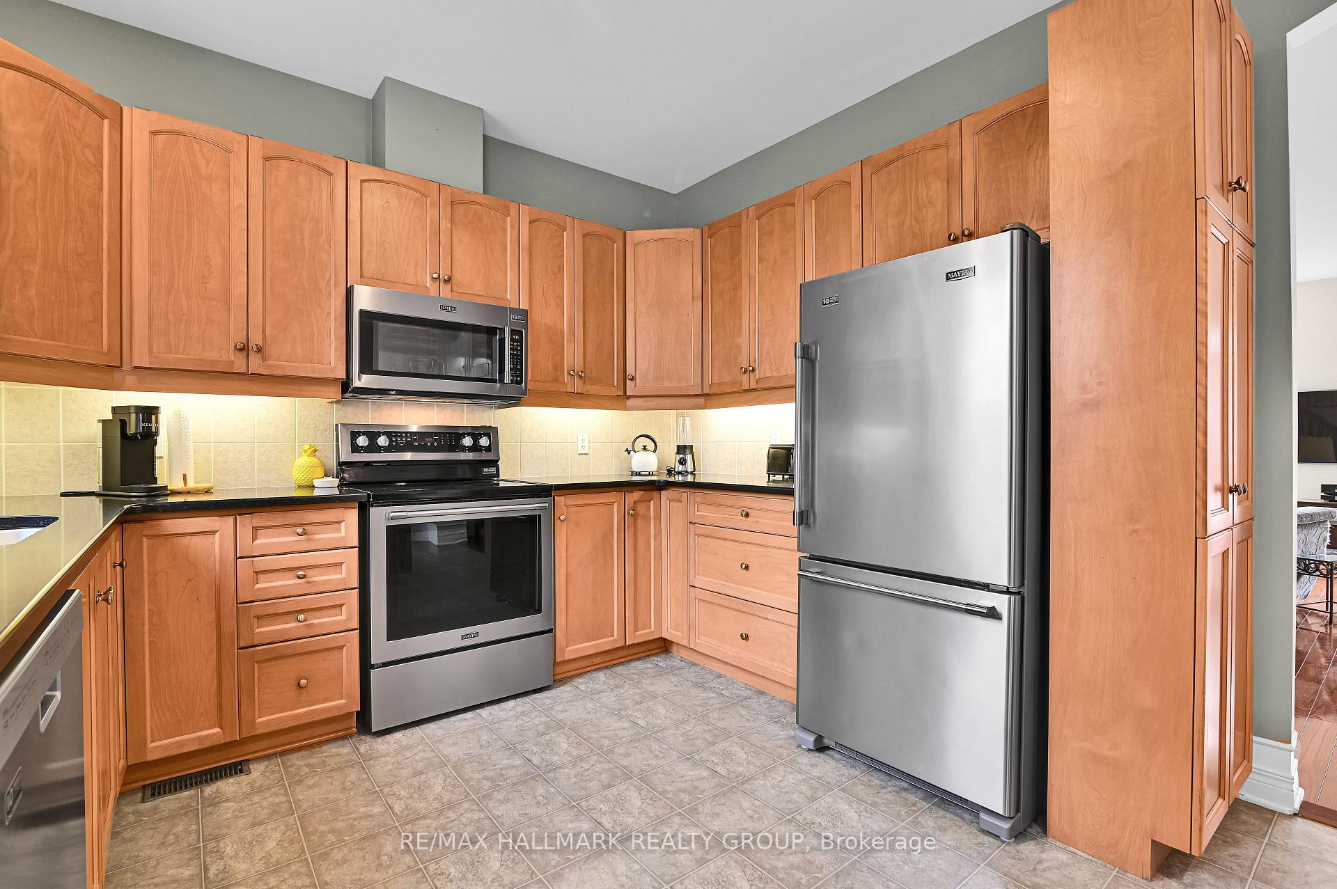 Photo 18 of 204 West Village Private, Ottawa, Westboro South — HOMEH