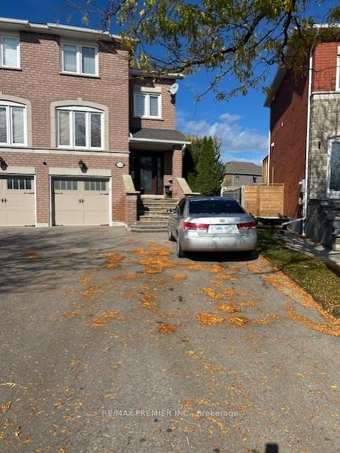 Photo 2 of 56 Isa Court, Vaughan, Elder Mills — HOMEH
