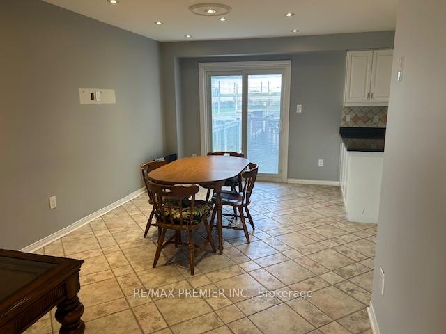 Photo 11 of 56 Isa Court, Vaughan, Elder Mills — HOMEH