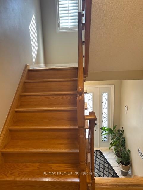 Photo 13 of 56 Isa Court, Vaughan, Elder Mills — HOMEH