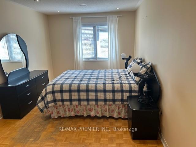 Photo 14 of 56 Isa Court, Vaughan, Elder Mills — HOMEH