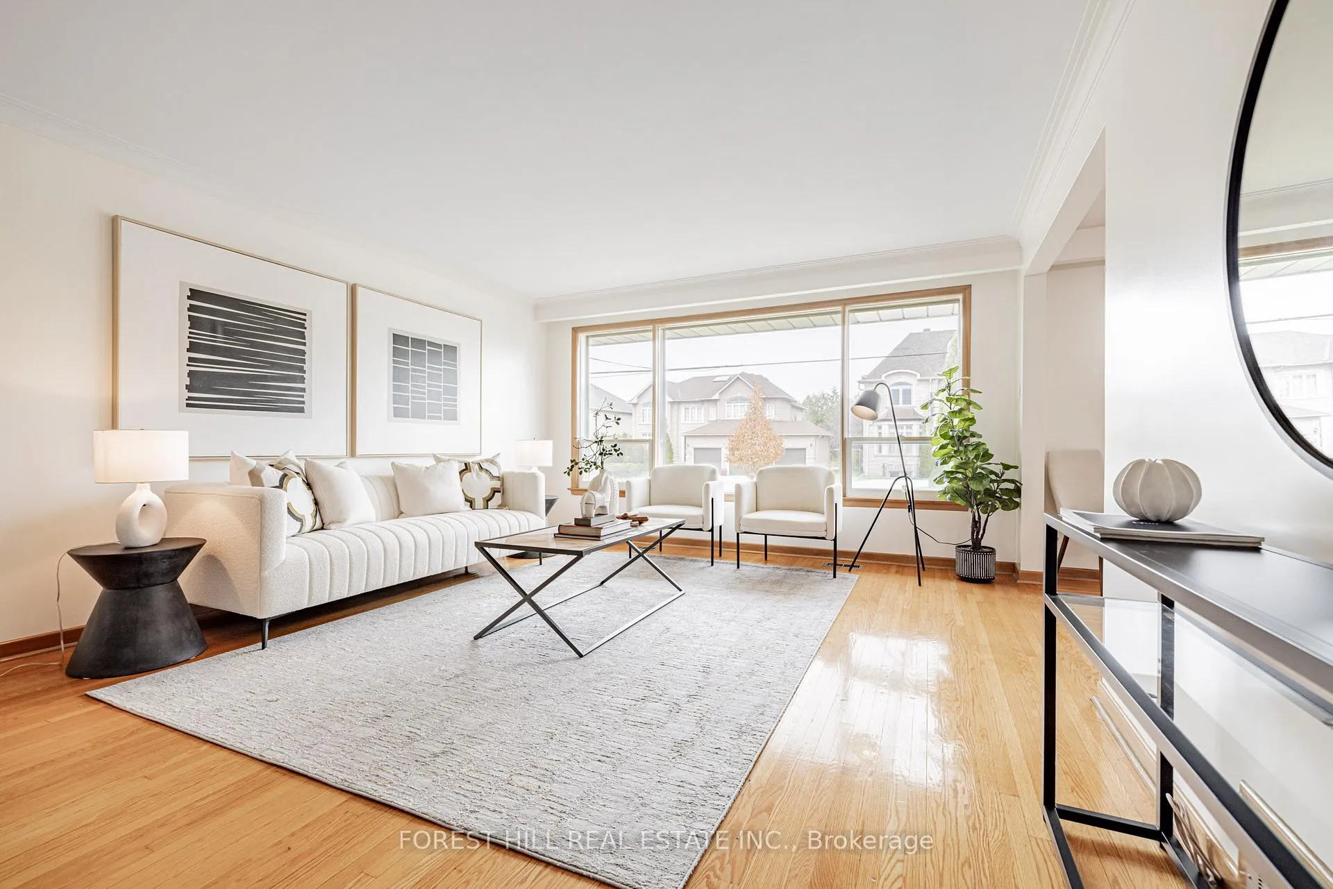 Photo 5 of 105 Crestwood Road, Vaughan, Crestwood-Springfarm-Yorkhill — HOMEH