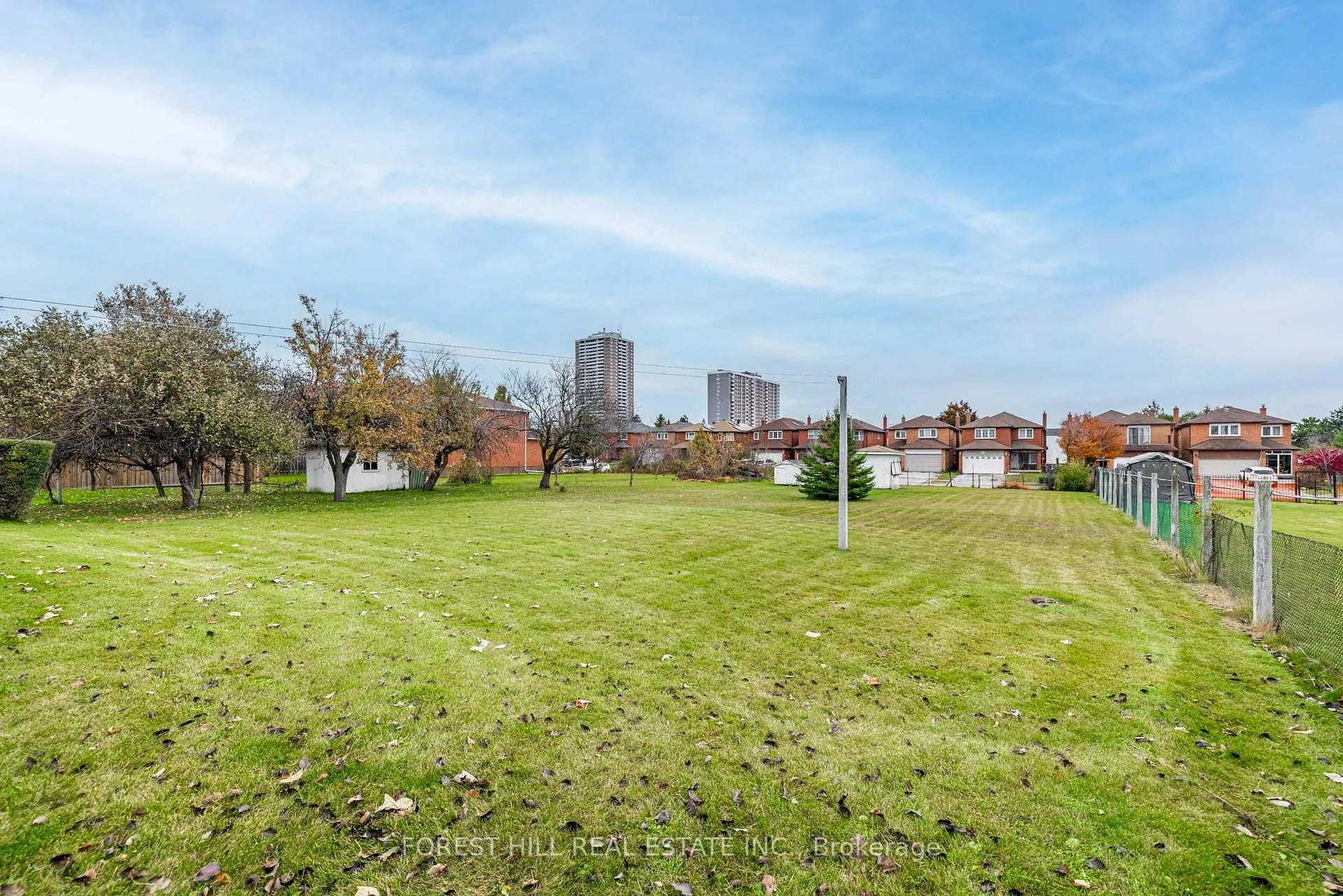 Photo 16 of 105 Crestwood Road, Vaughan, Crestwood-Springfarm-Yorkhill — HOMEH