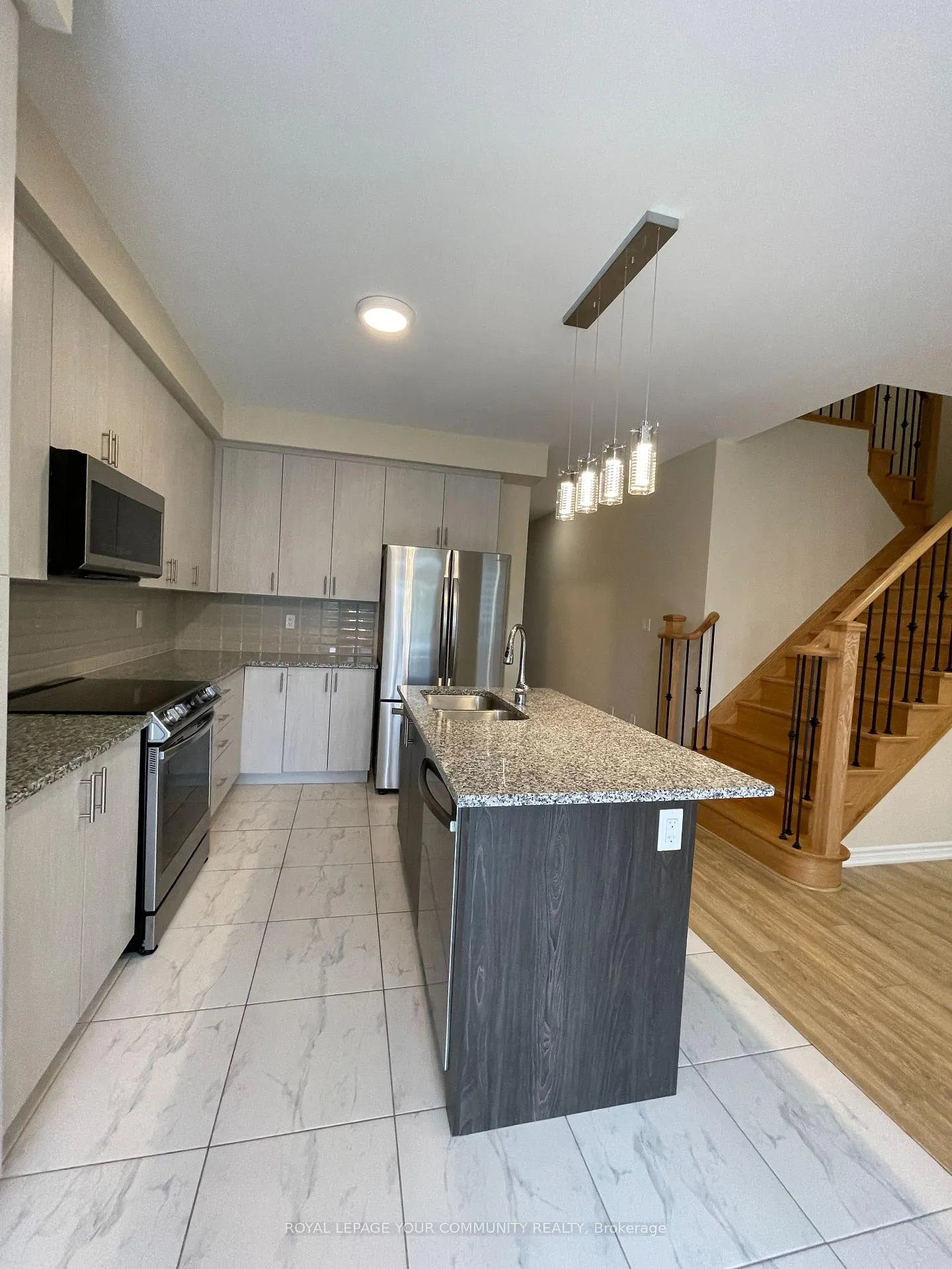 Photo 5 of 29 Hickling Lane, Ajax, South West — HOMEH