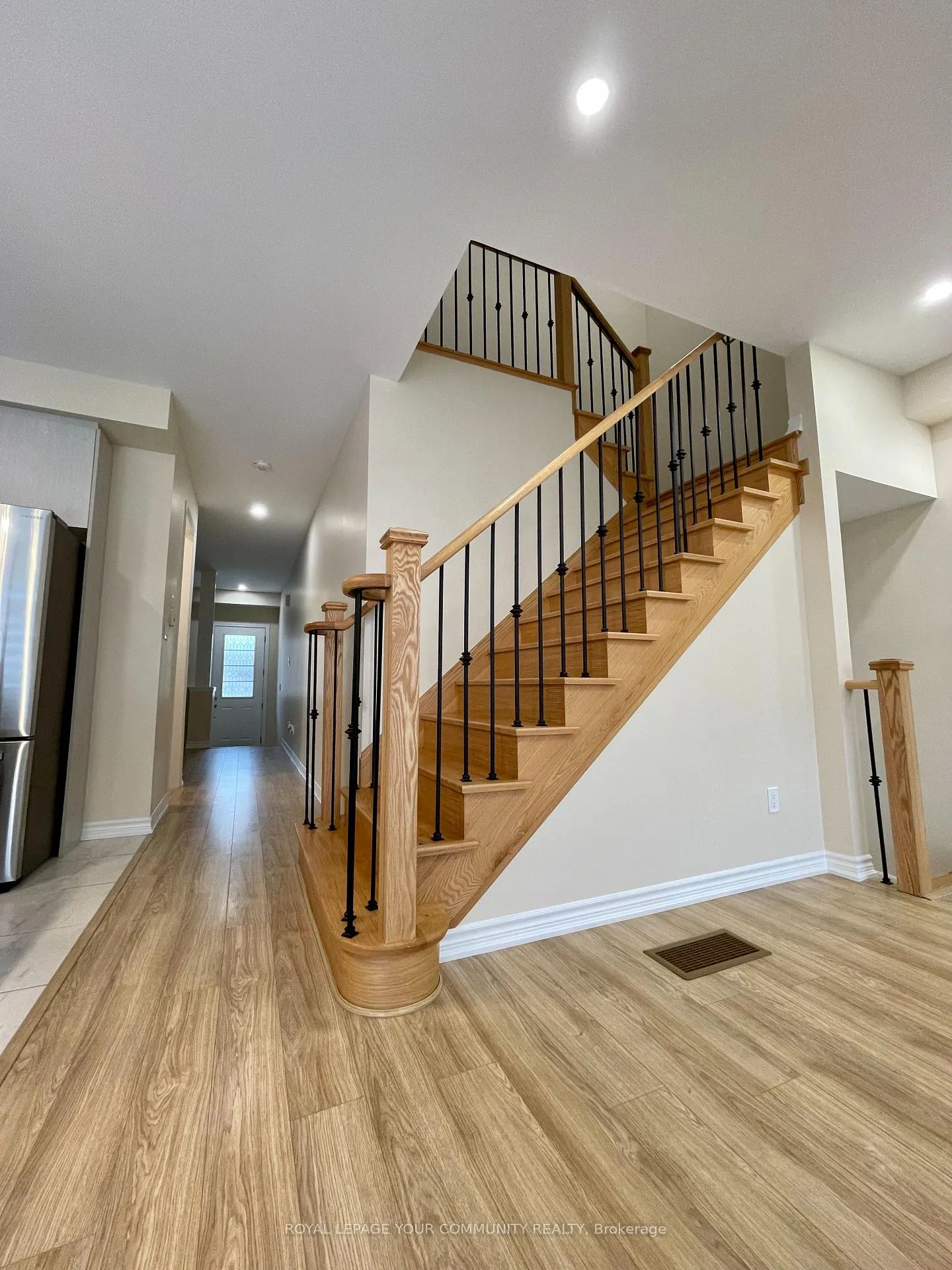 Photo 8 of 29 Hickling Lane, Ajax, South West — HOMEH