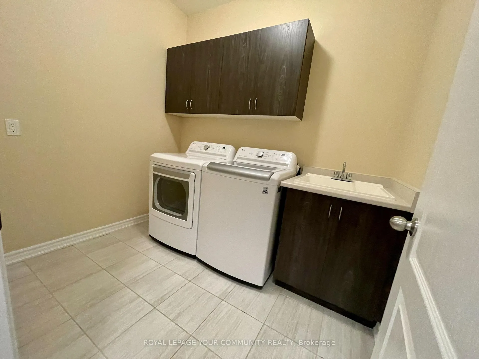 Photo 18 of 29 Hickling Lane, Ajax, South West — HOMEH