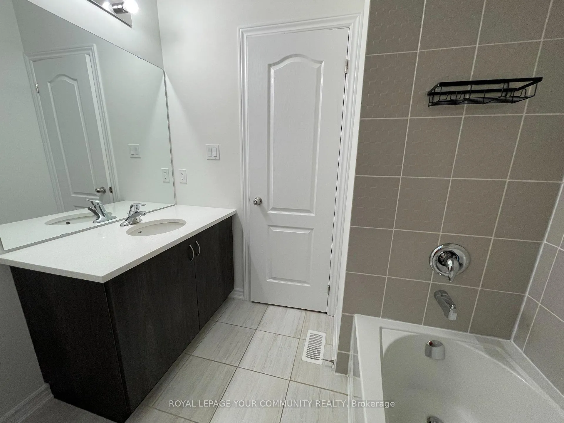 Photo 20 of 29 Hickling Lane, Ajax, South West — HOMEH