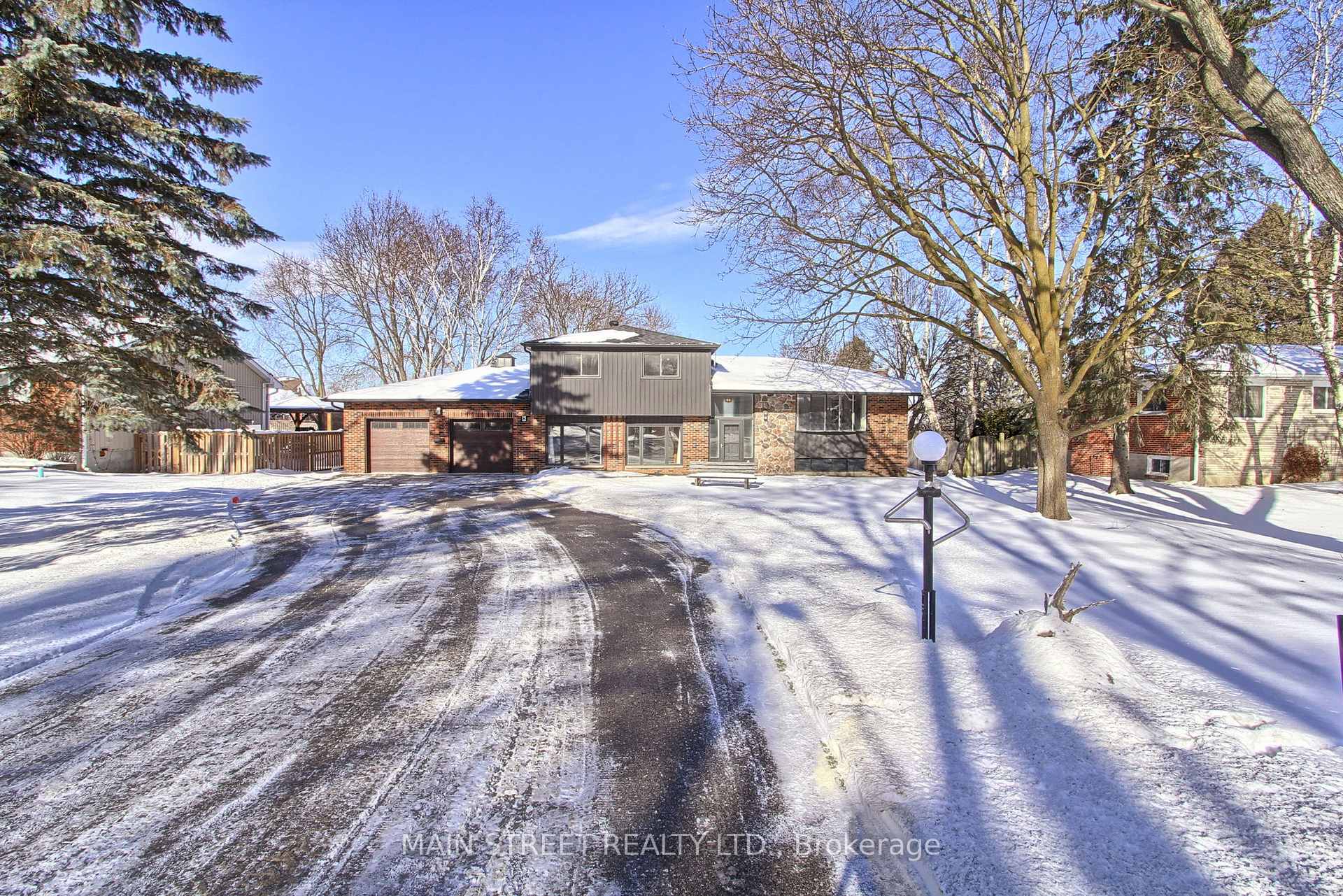 Photo 1 of 8 North Street, Uxbridge — HOMEH