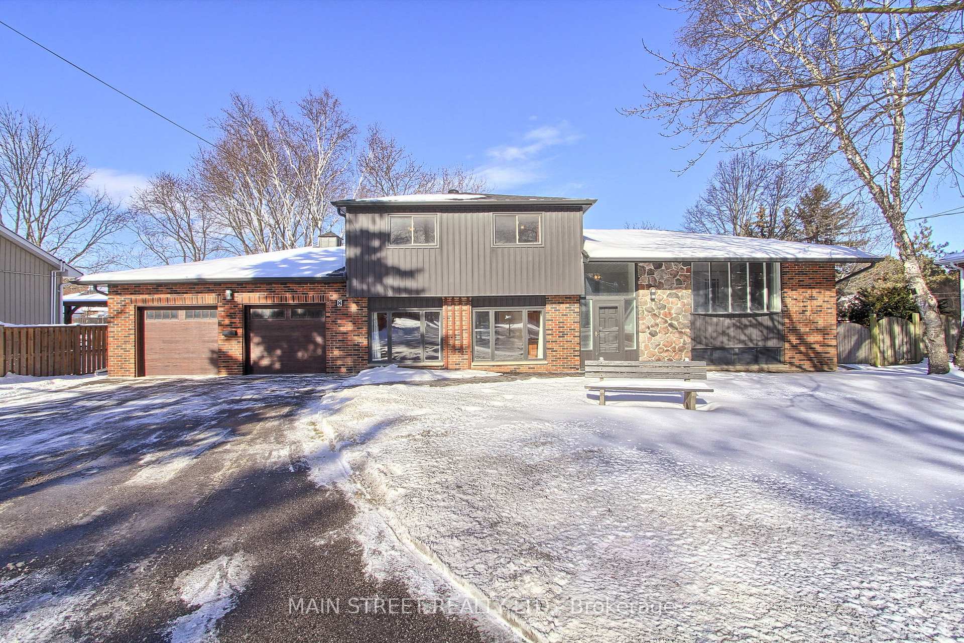 Photo 2 of 8 North Street, Uxbridge — HOMEH