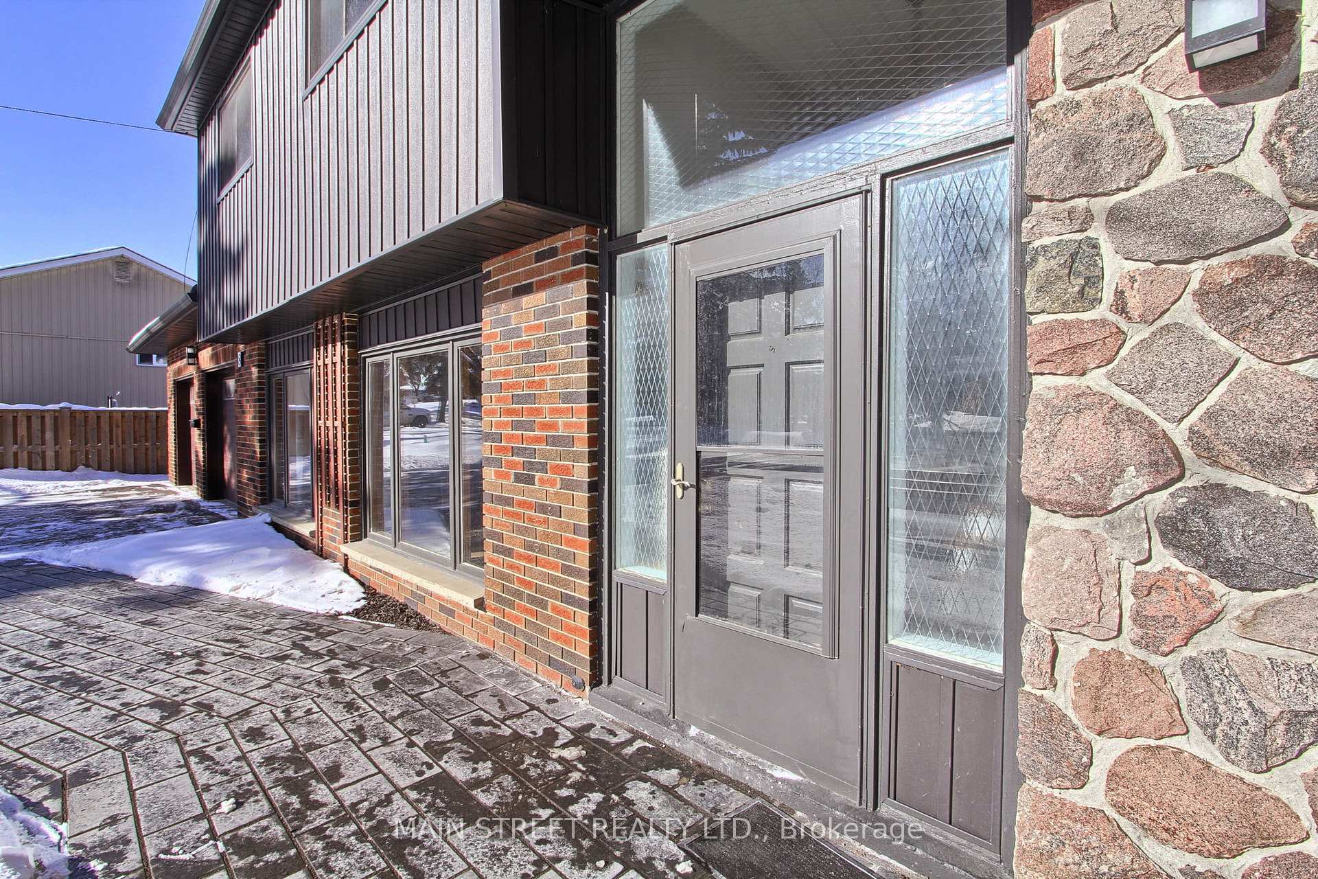 Photo 5 of 8 North Street, Uxbridge — HOMEH