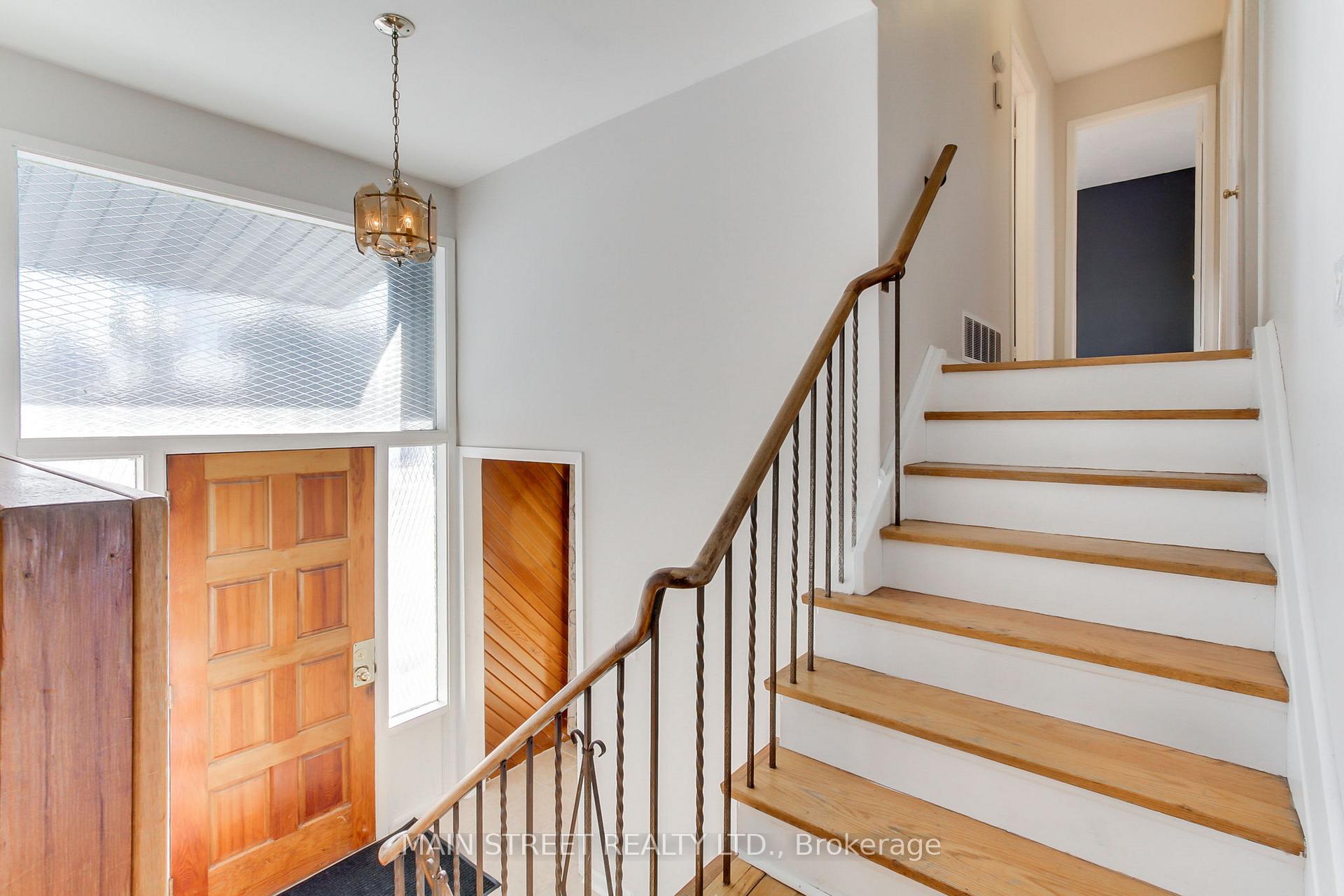 Photo 13 of 8 North Street, Uxbridge — HOMEH