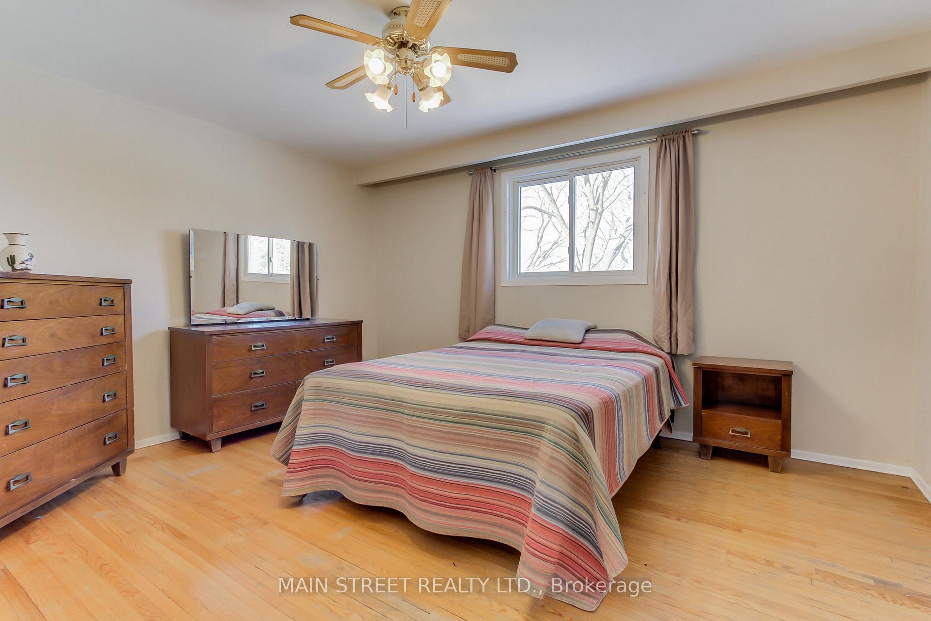 Photo 14 of 8 North Street, Uxbridge — HOMEH