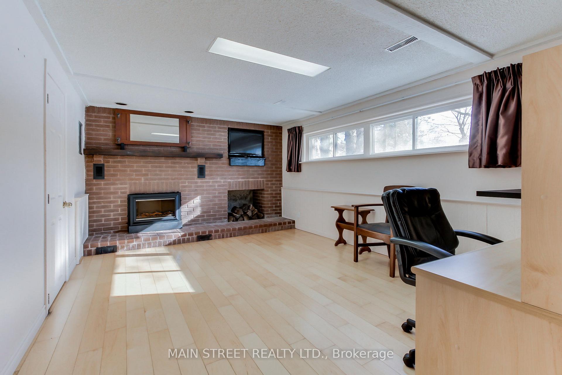 Photo 29 of 8 North Street, Uxbridge — HOMEH