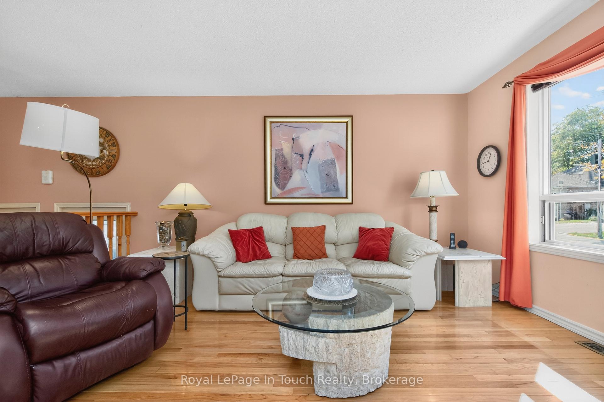 Photo 8 of 23 Caribbean Drive, Wasaga Beach — HOMEH