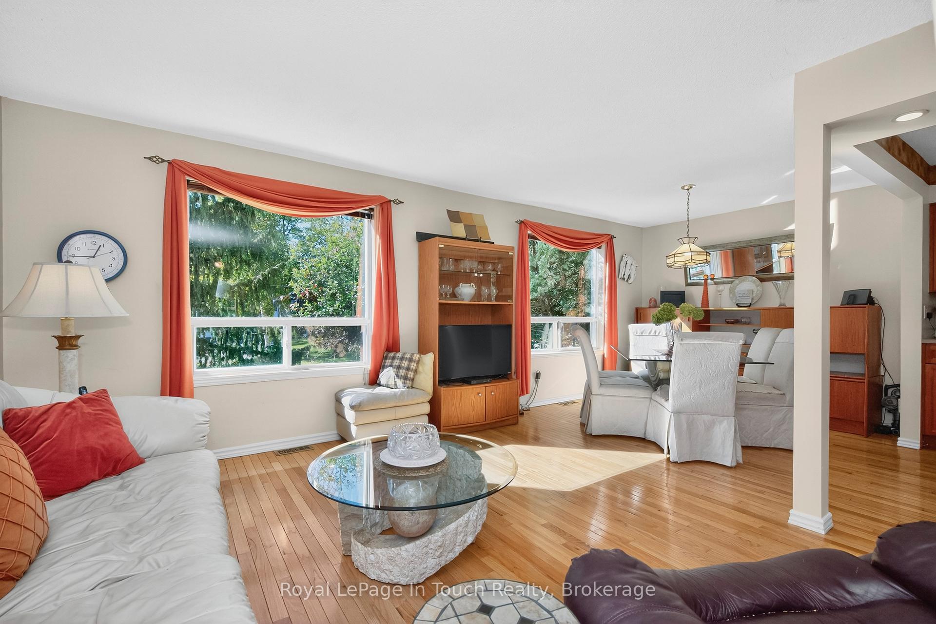 Photo 11 of 23 Caribbean Drive, Wasaga Beach — HOMEH