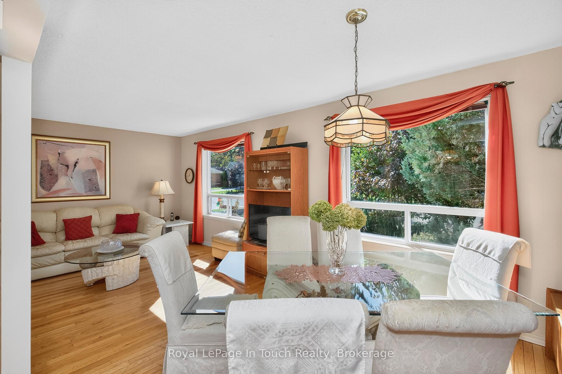 Photo 12 of 23 Caribbean Drive, Wasaga Beach — HOMEH