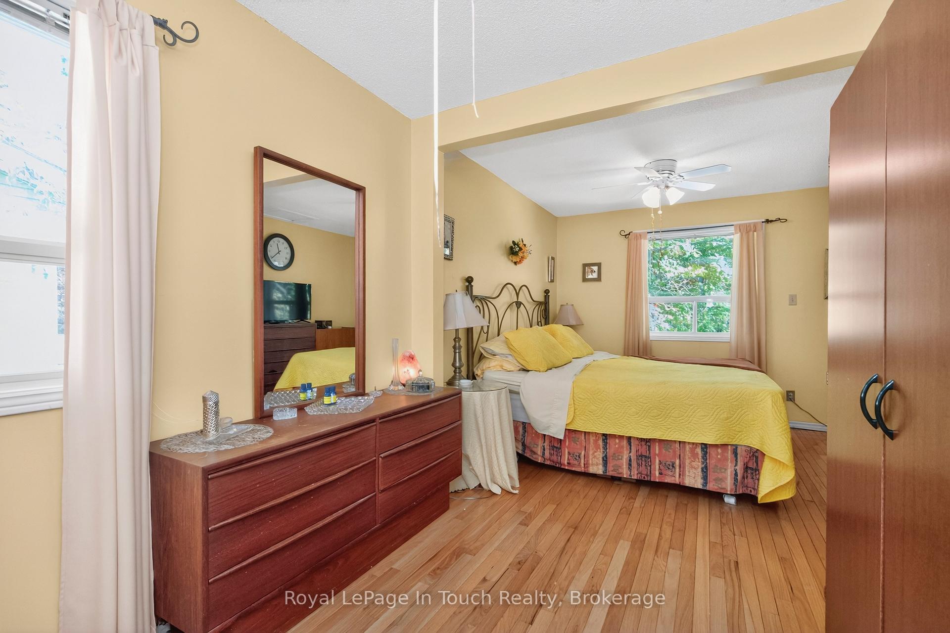 Photo 17 of 23 Caribbean Drive, Wasaga Beach — HOMEH