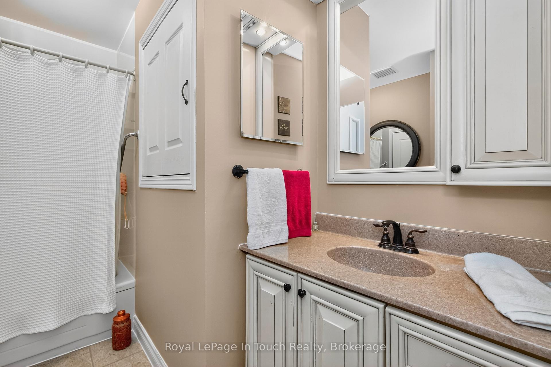 Photo 22 of 23 Caribbean Drive, Wasaga Beach — HOMEH