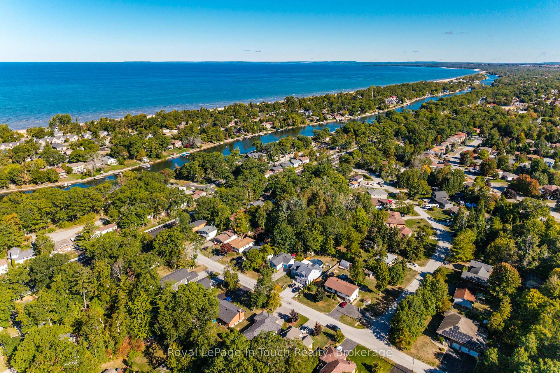 Photo 48 of 23 Caribbean Drive, Wasaga Beach — HOMEH