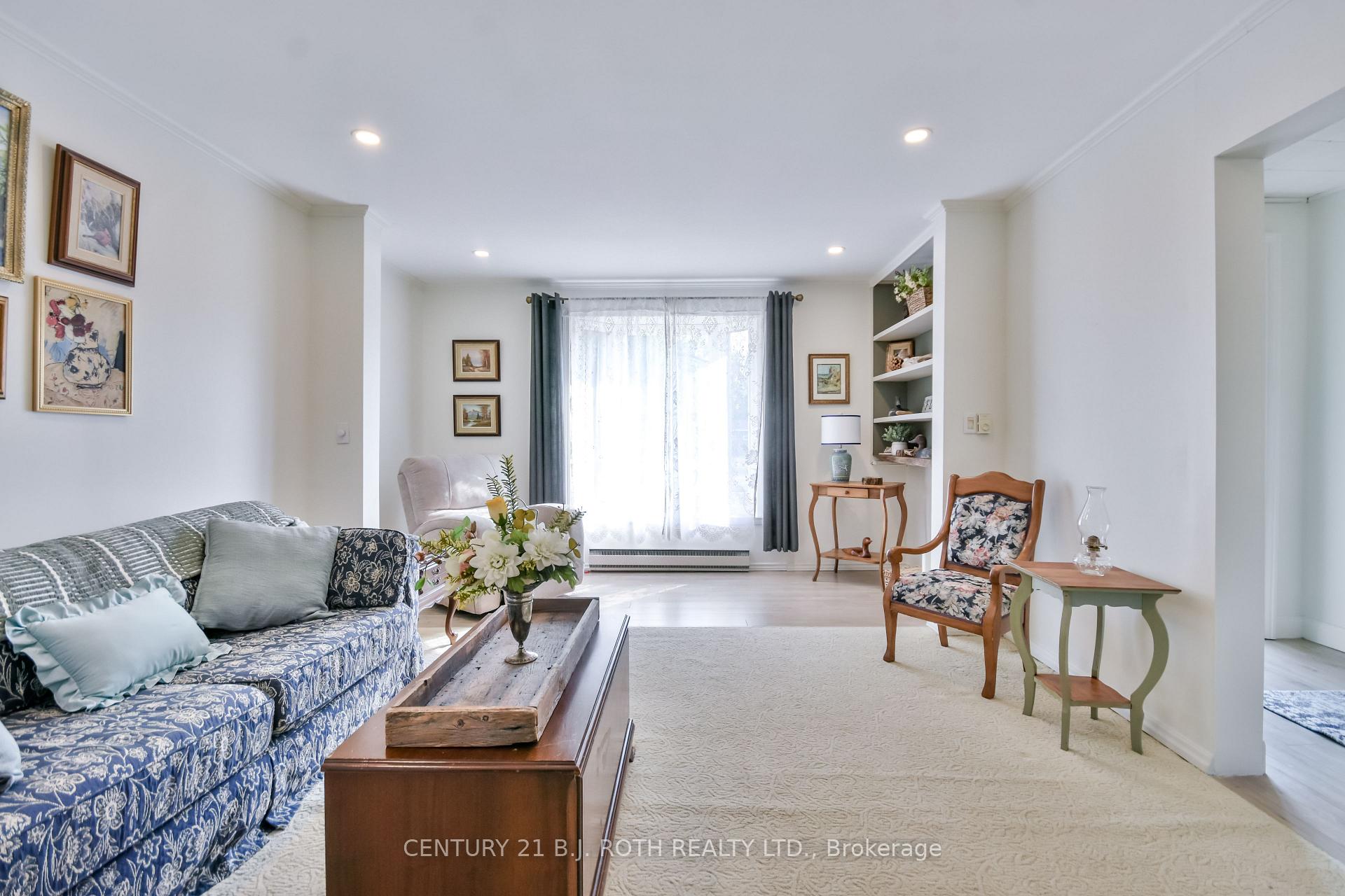 Photo 4 of 80 Parkside Drive, Barrie, Queen's Park — HOMEH
