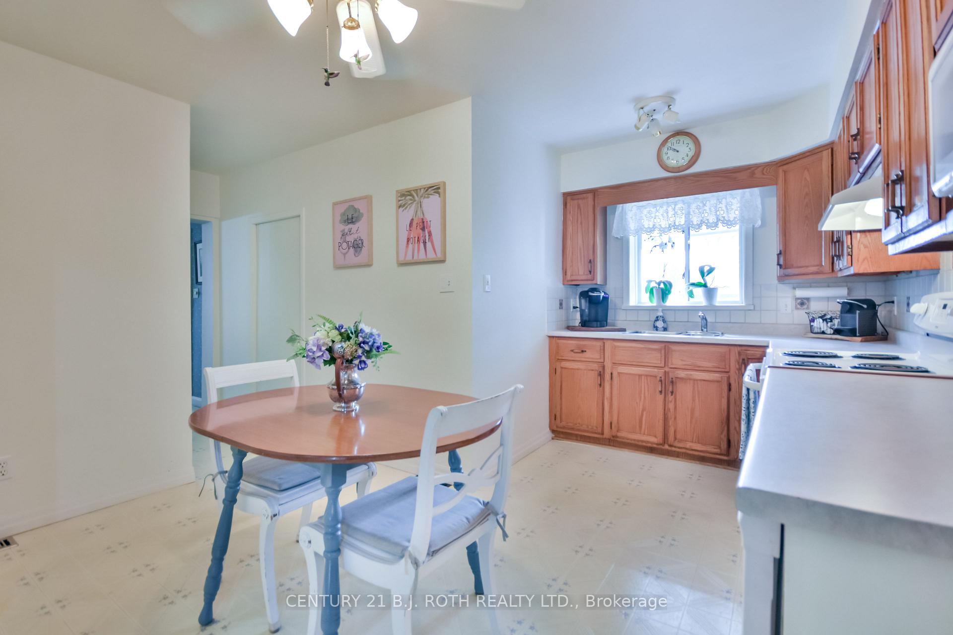 Photo 8 of 80 Parkside Drive, Barrie, Queen's Park — HOMEH