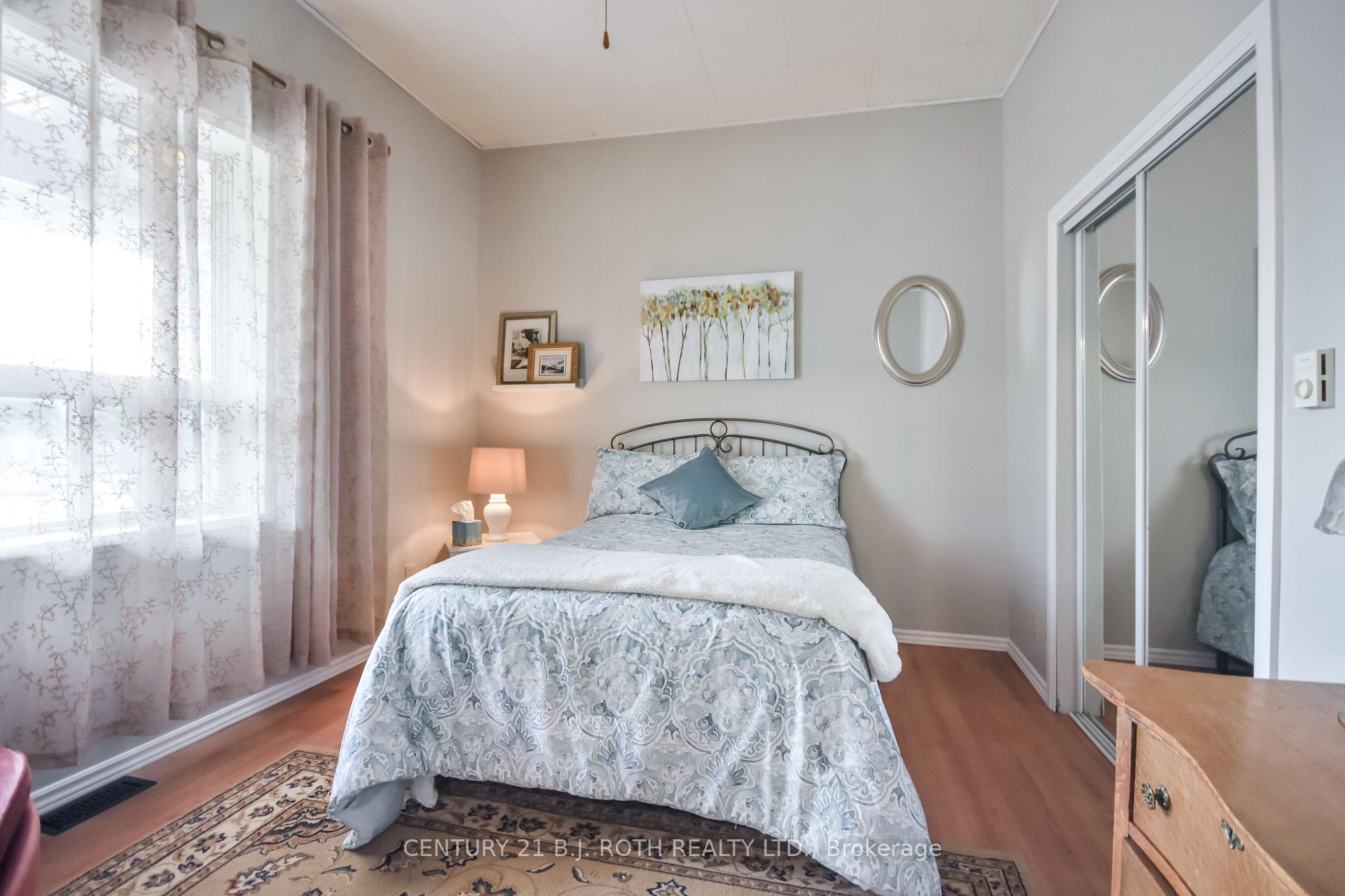 Photo 11 of 80 Parkside Drive, Barrie, Queen's Park — HOMEH