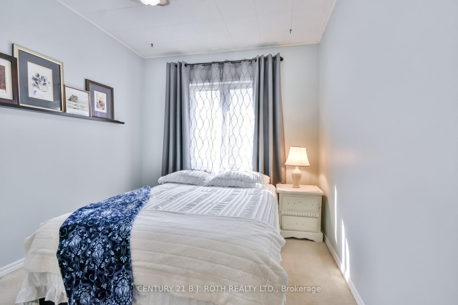 Photo 9 of 80 Parkside Drive, Barrie, Queen's Park — HOMEH