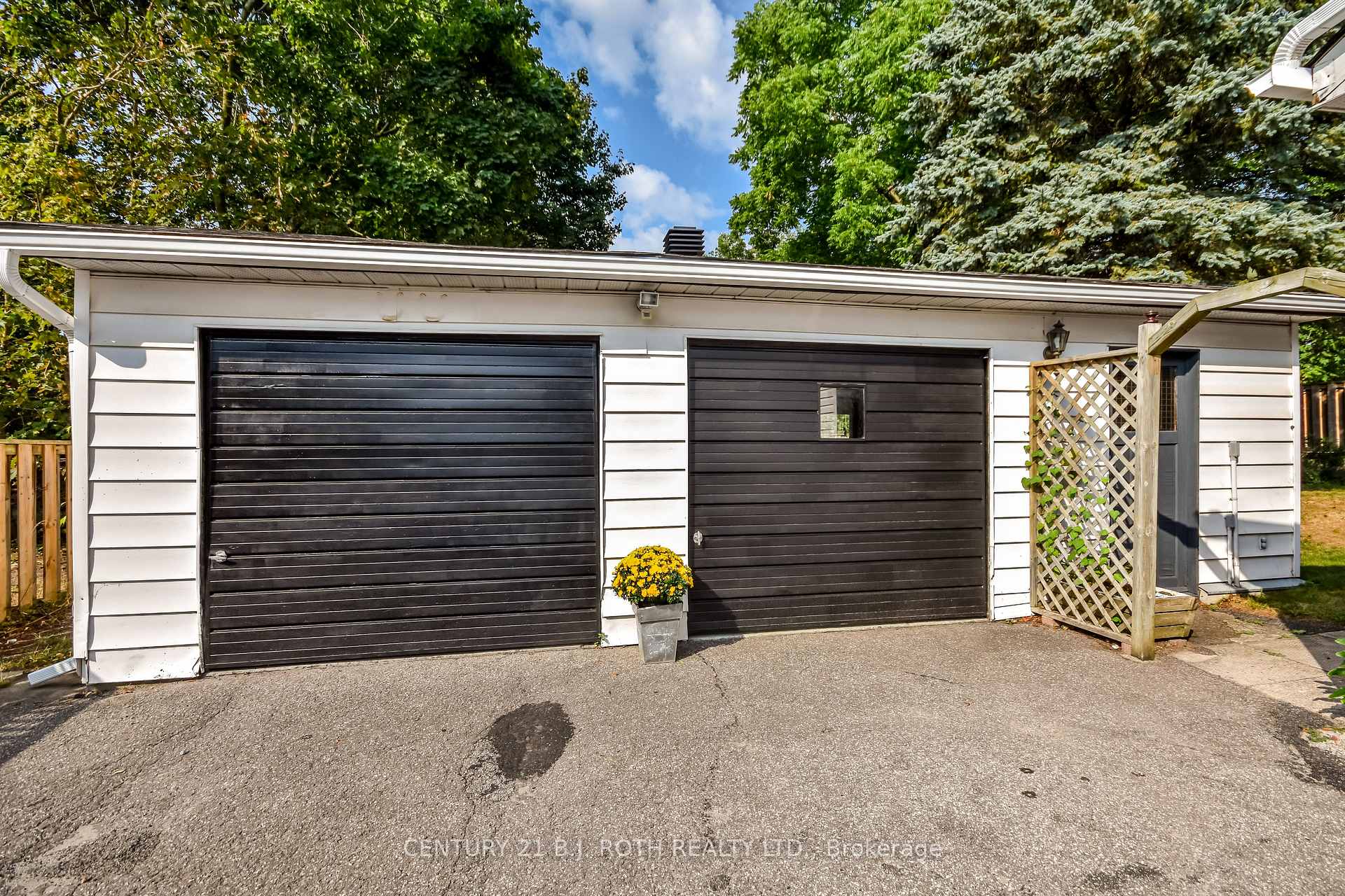 Photo 20 of 80 Parkside Drive, Barrie, Queen's Park — HOMEH