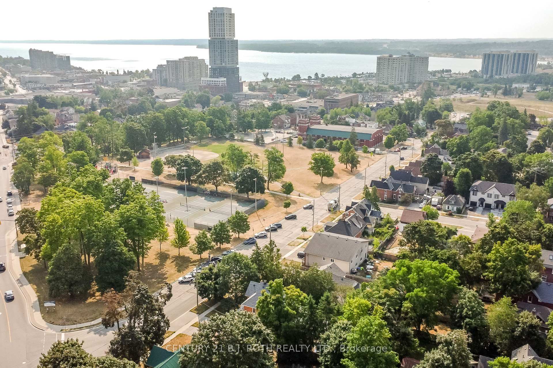 Photo 19 of 80 Parkside Drive, Barrie, Queen's Park — HOMEH