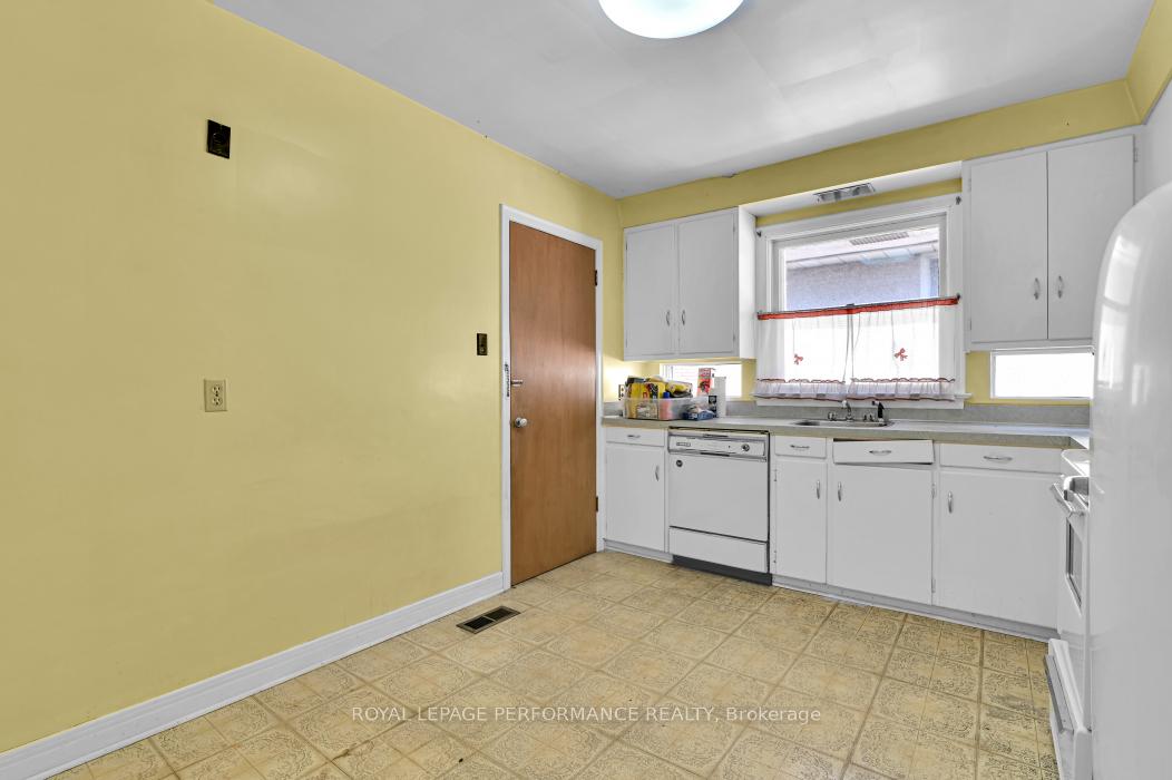 Photo 13 of 300 Parnell Avenue, Ottawa, Westboro/Hampton Park — HOMEH