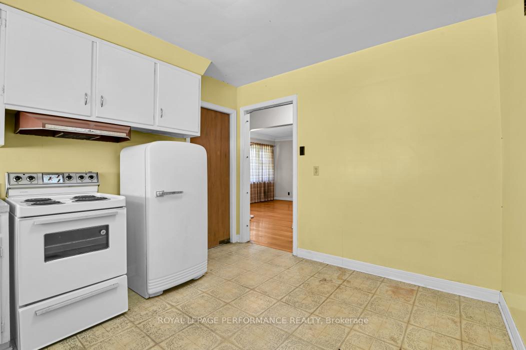 Photo 15 of 300 Parnell Avenue, Ottawa, Westboro/Hampton Park — HOMEH