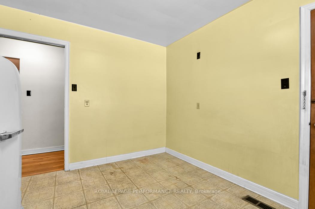 Photo 16 of 300 Parnell Avenue, Ottawa, Westboro/Hampton Park — HOMEH