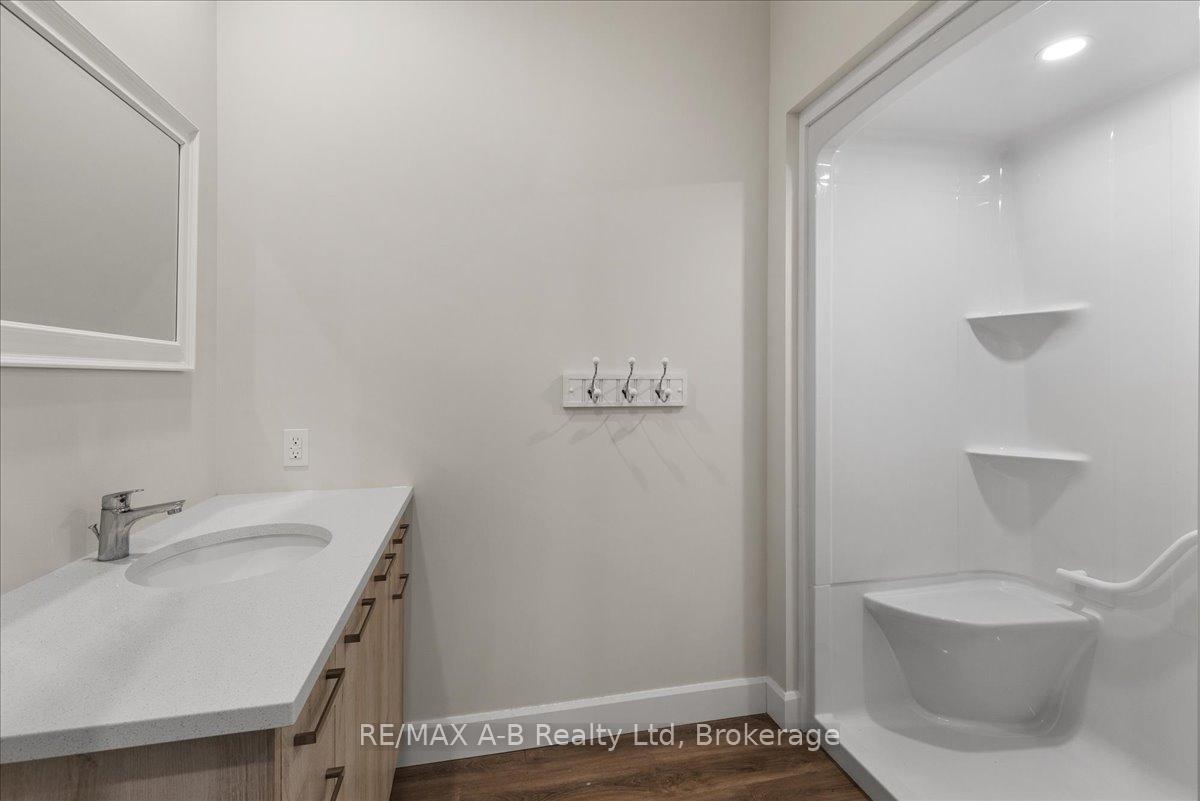 Photo 11 of Unit Unit 4, 43 Upper Thames Lane, West Perth, Mitchell — HOMEH