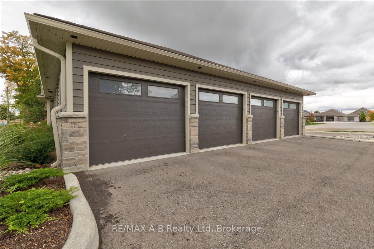 Photo 12 of Unit Unit 4, 43 Upper Thames Lane, West Perth, Mitchell — HOMEH