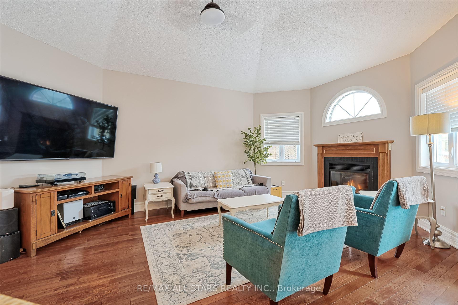 Photo 17 of 54 Rosena Lane, Uxbridge — HOMEH